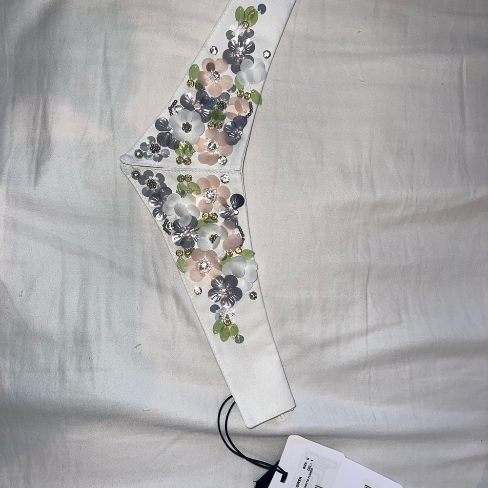Floral Embellished White collar